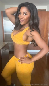 You know i love a good side boob moment