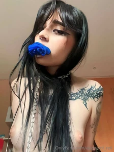 Sub for free and play with her tonight nefer_titi_xxx she is online part 402