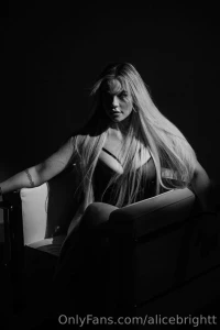 I had a shoot i felt like a sexy dangerous love goddess show more pics