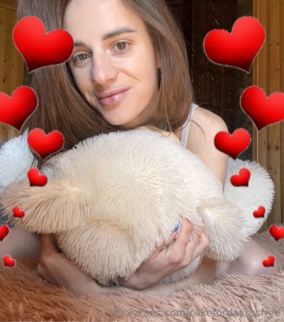 Hottie_lily hottie_lily looking for someone to be ur valentine text me part 1 