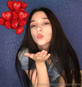 Hi i m polly - pixie_polly do you want me to hug you in bed and i will part 1