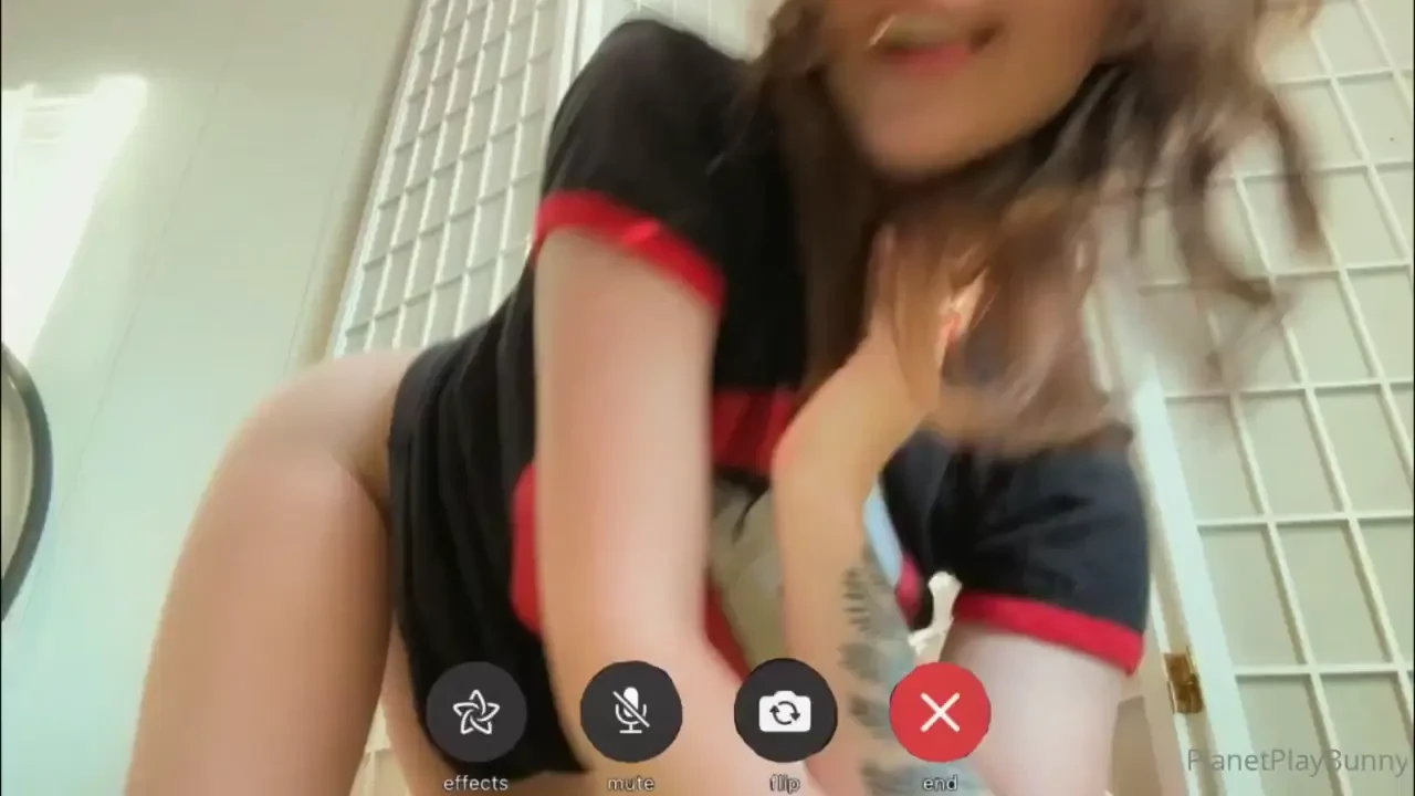 Pov i facetime you and you pick up whats your reaction 