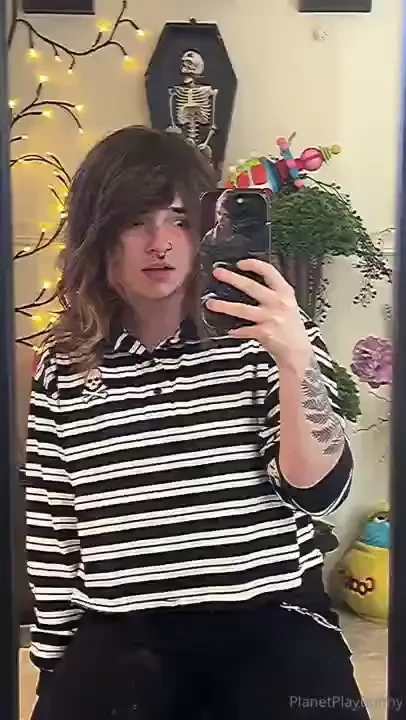 If you aren t simping on my tiktoks are you even worthy of my time 