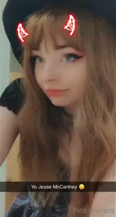 I want to be praised like the queen i am dammit 