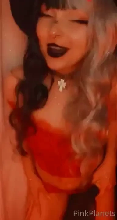 Can i be your goth bitch this valentines 