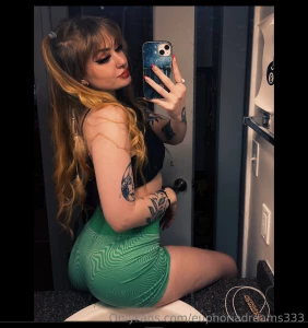 Hi cuties i am injured right now so i ll be doing my best to keep my part 1