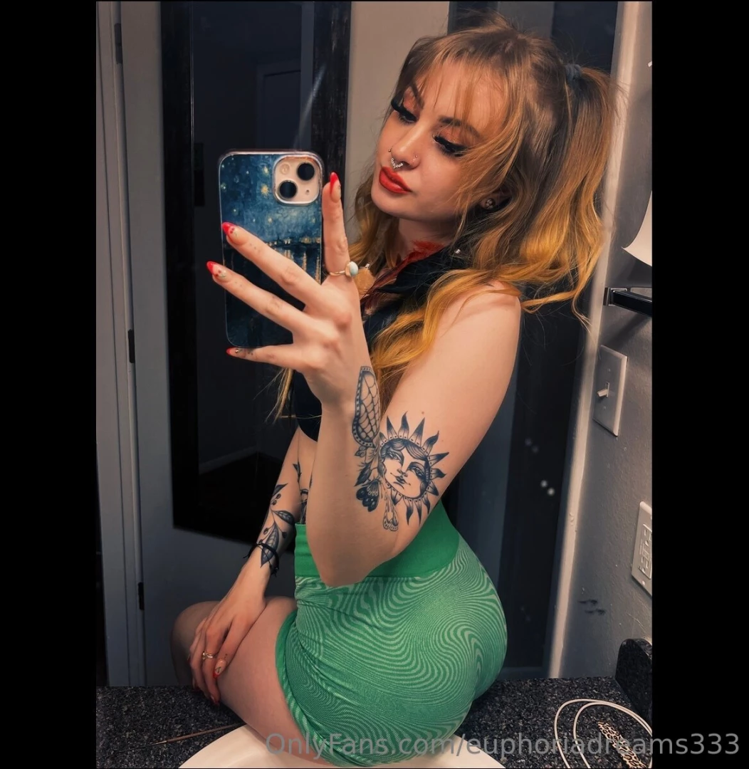 Hi cuties i am injured right now so i ll be doing my best to keep my 