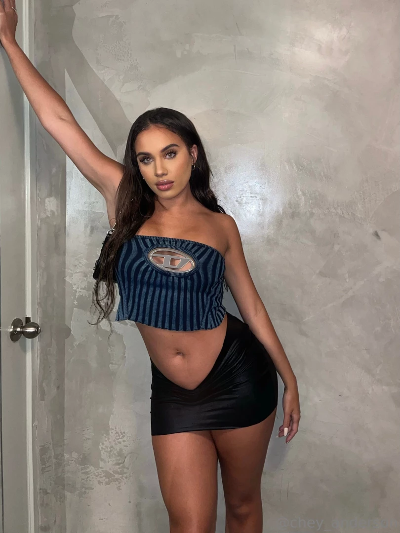 Ready to spoil you only 5 spots first 5 to tip 15 get a bundle of 40 