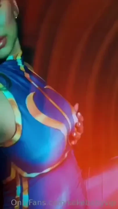 Your new favorite cosplayer 