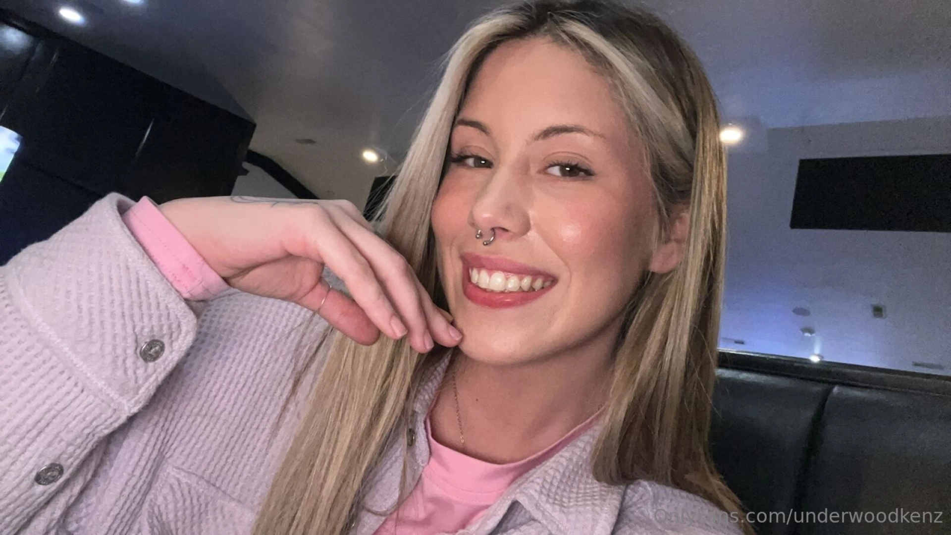 Who s online and ready to playyyy dm me 