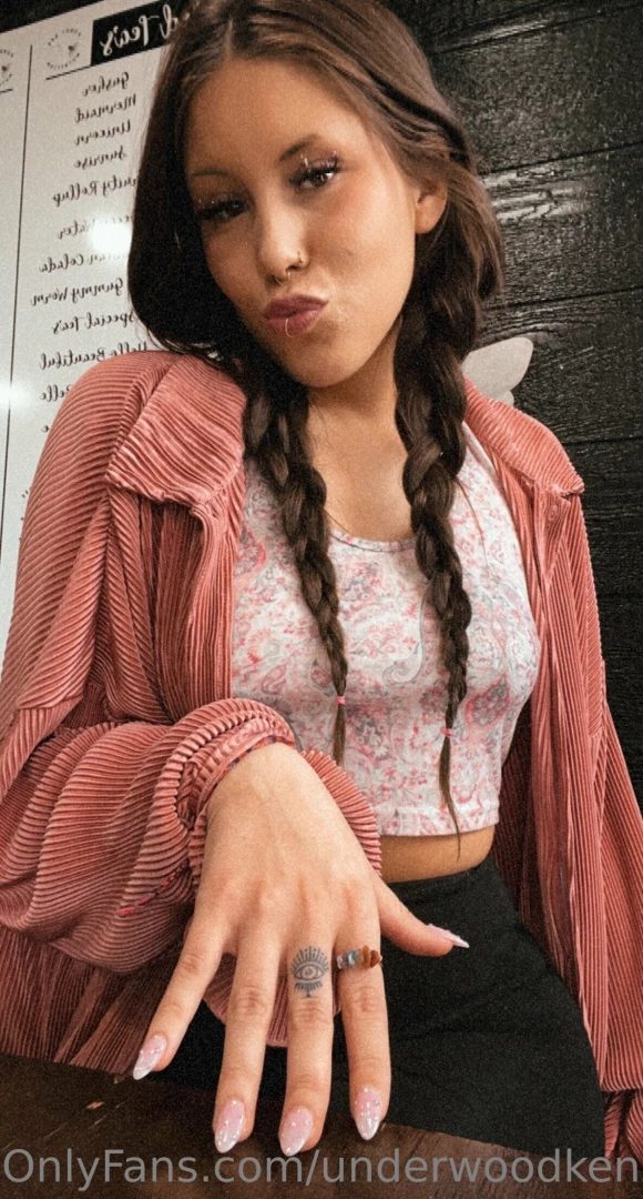 Wanna get my nails done 