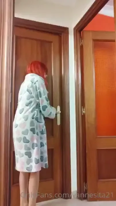 Pov est s en tu cuarto masturbandote pensando en tu hermanita lo que 