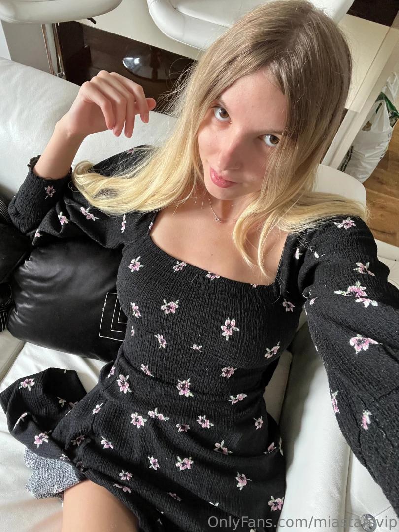 Hmm kinda boring this evening let s share what you re doing and how 