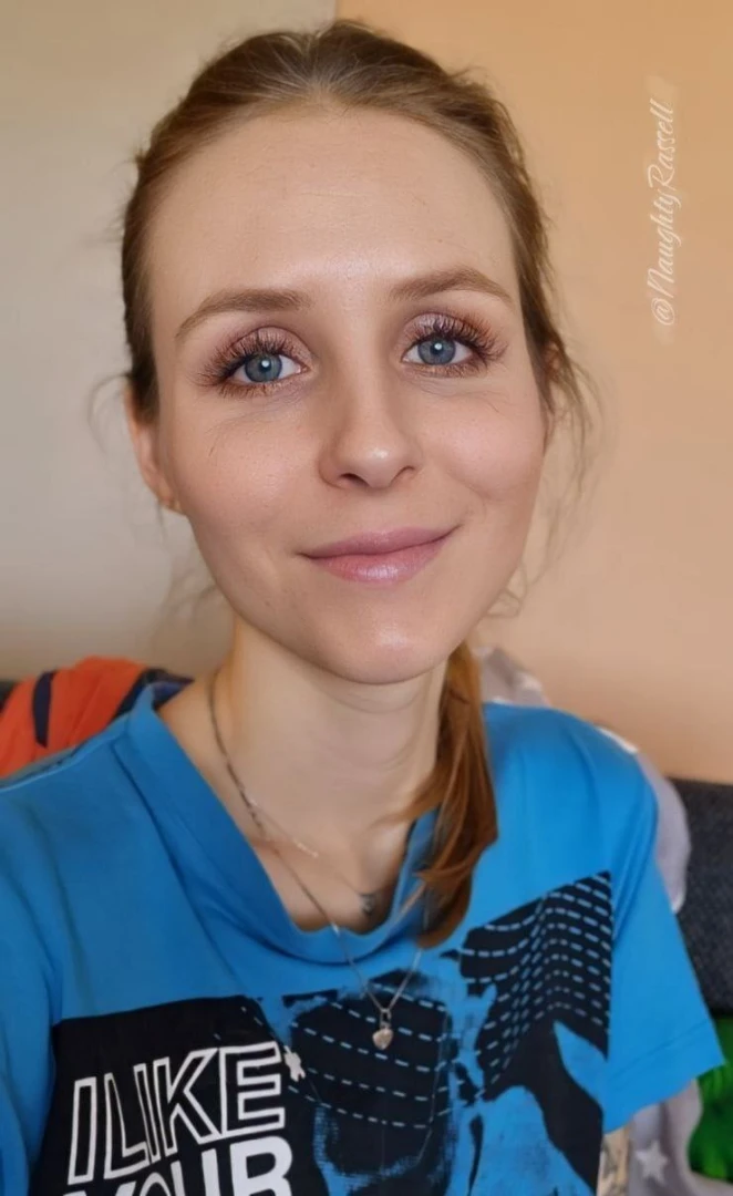 I m naughtyrassell and don t like sitting here at work when i could be part 271 