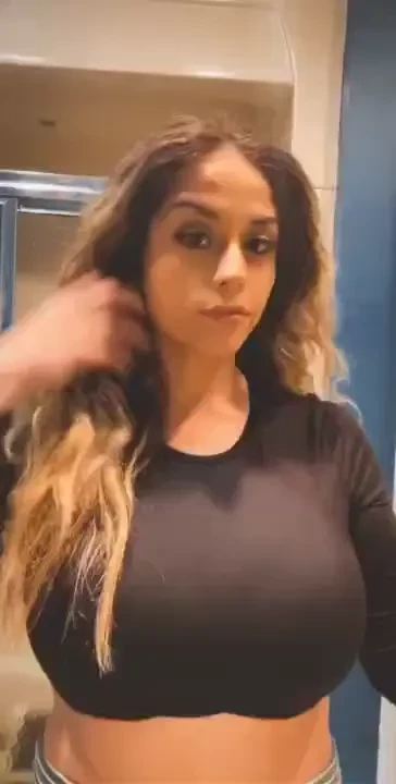 Mmm how do you like my hair 