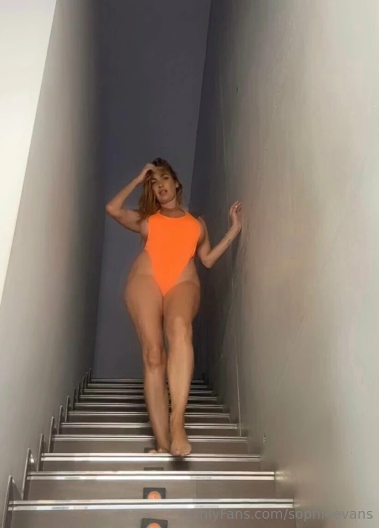 Good afternoon sweetie let me show you everything i have for you 