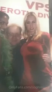 Found some old pics of me woukd you like to see more encuentre fotos