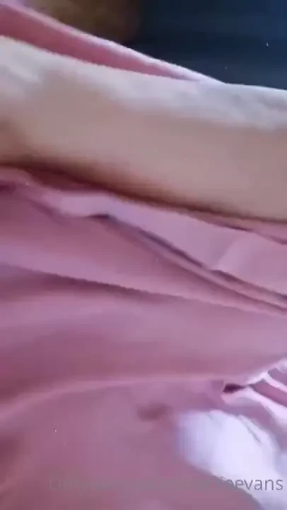 I love this silk dress me encanta este vestido de seda 