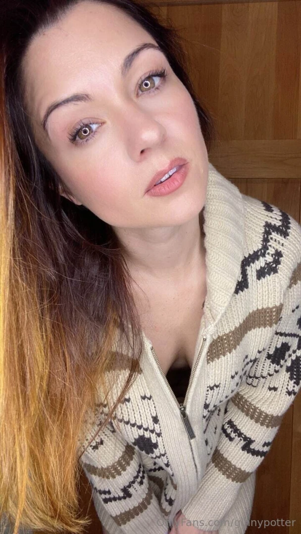 Keep staring i like being the reason you can t think straight 