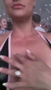 More slutting at creamfields bc i know you guys love it