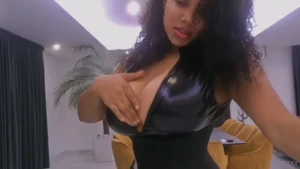 Extreme tease oiled titsss with face shown i let you cum at the end