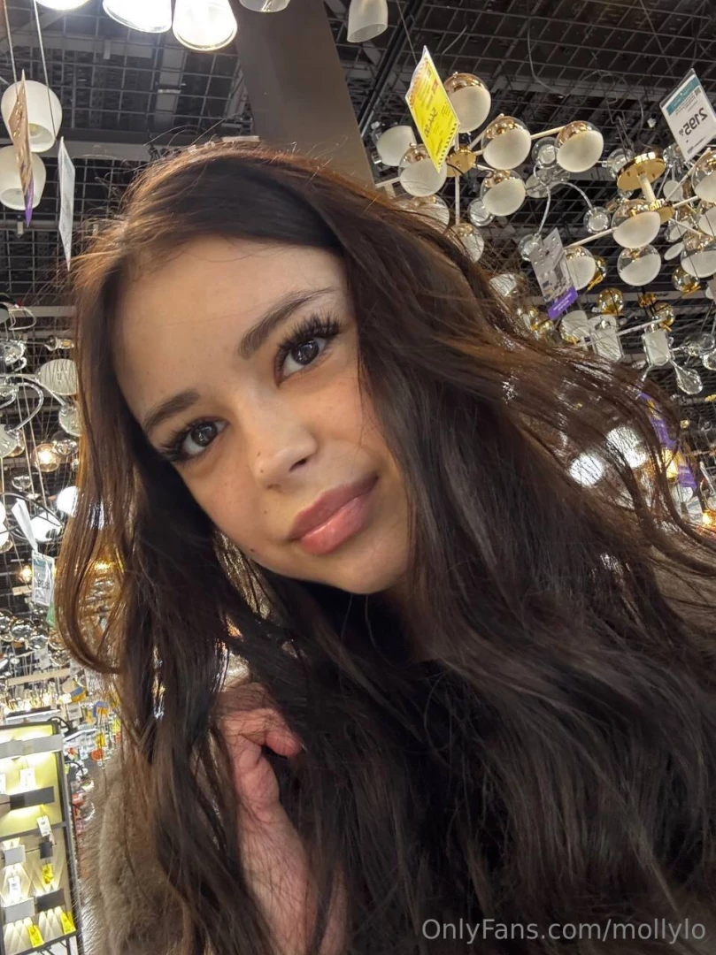 If you quickly switch between these photos you get an animation 