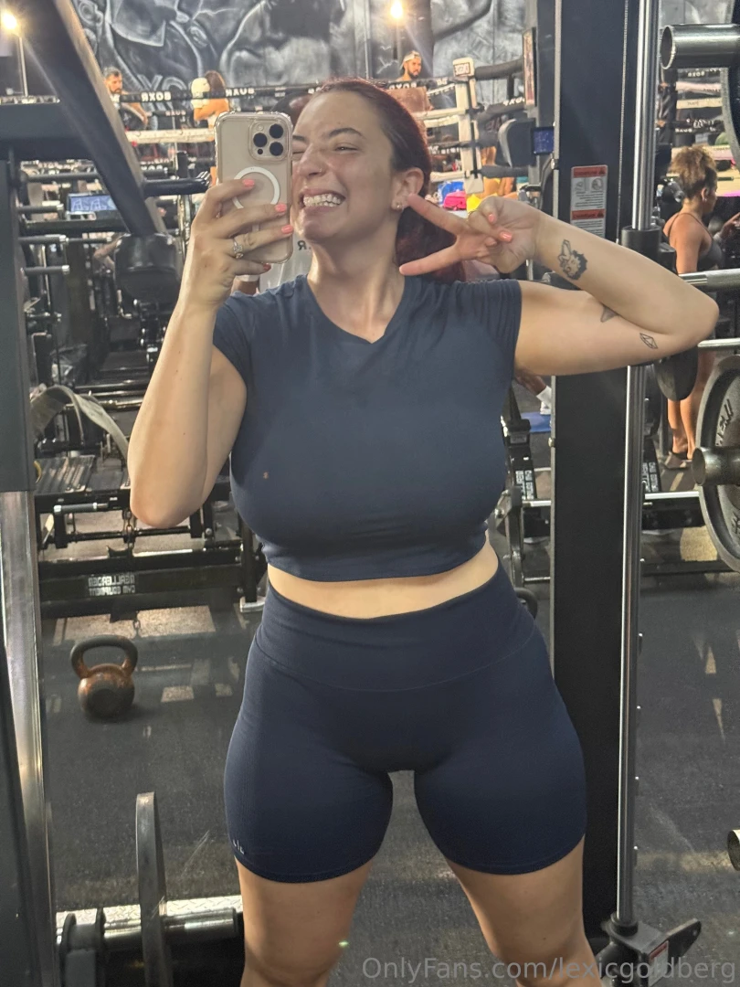 It s a miracle anyone takes me seriously in the gym part 1 