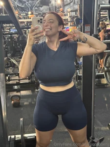 It s a miracle anyone takes me seriously in the gym part 1