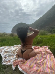 Who likes dirty feet just a little clip for ya and x2 pics hehe