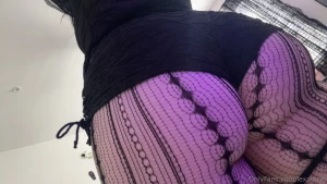 I just wanna sit in your lap and grind my hips as i feel you getting