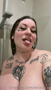 I m not wearing any underwear right now