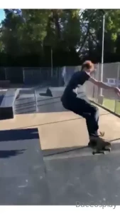 Sick intro skatinforsatan made for a video he just uploaded