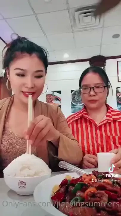 Chinese taboo - don t stick your chopsticks above the rice it s for 