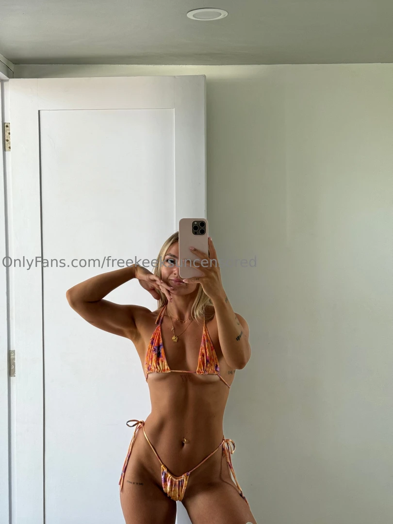 Never have i ever given a double foot job in the roxie s bathrooms part 1 