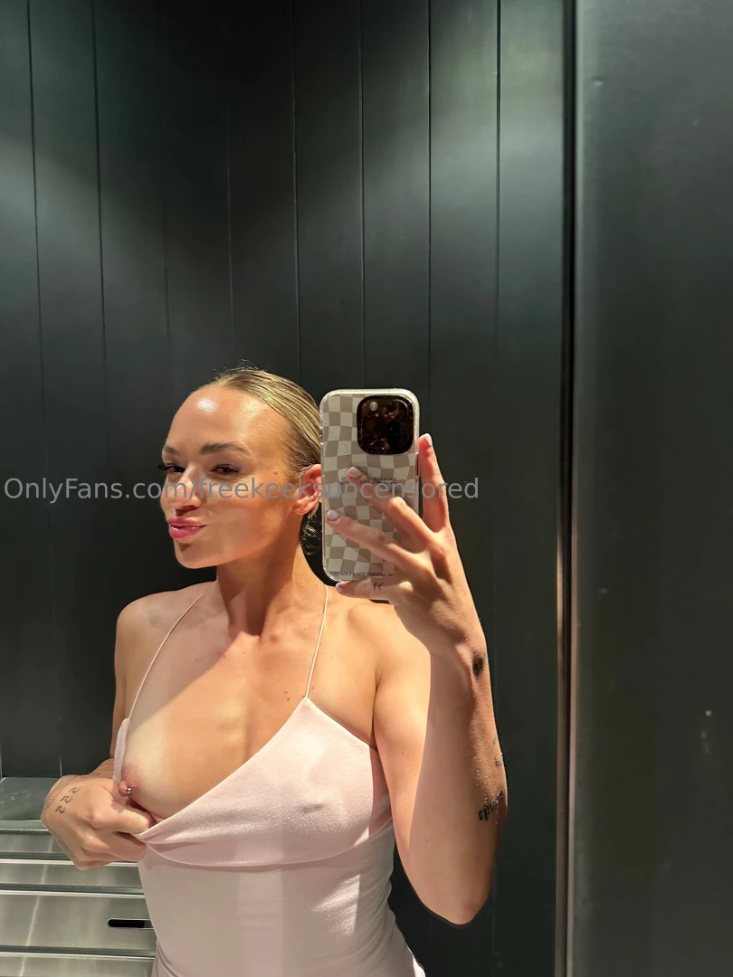 Club bathroom nudes heheh part 1 