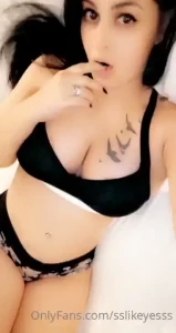 Send me a pic clip of your cock right now i m doing cock rates for 60