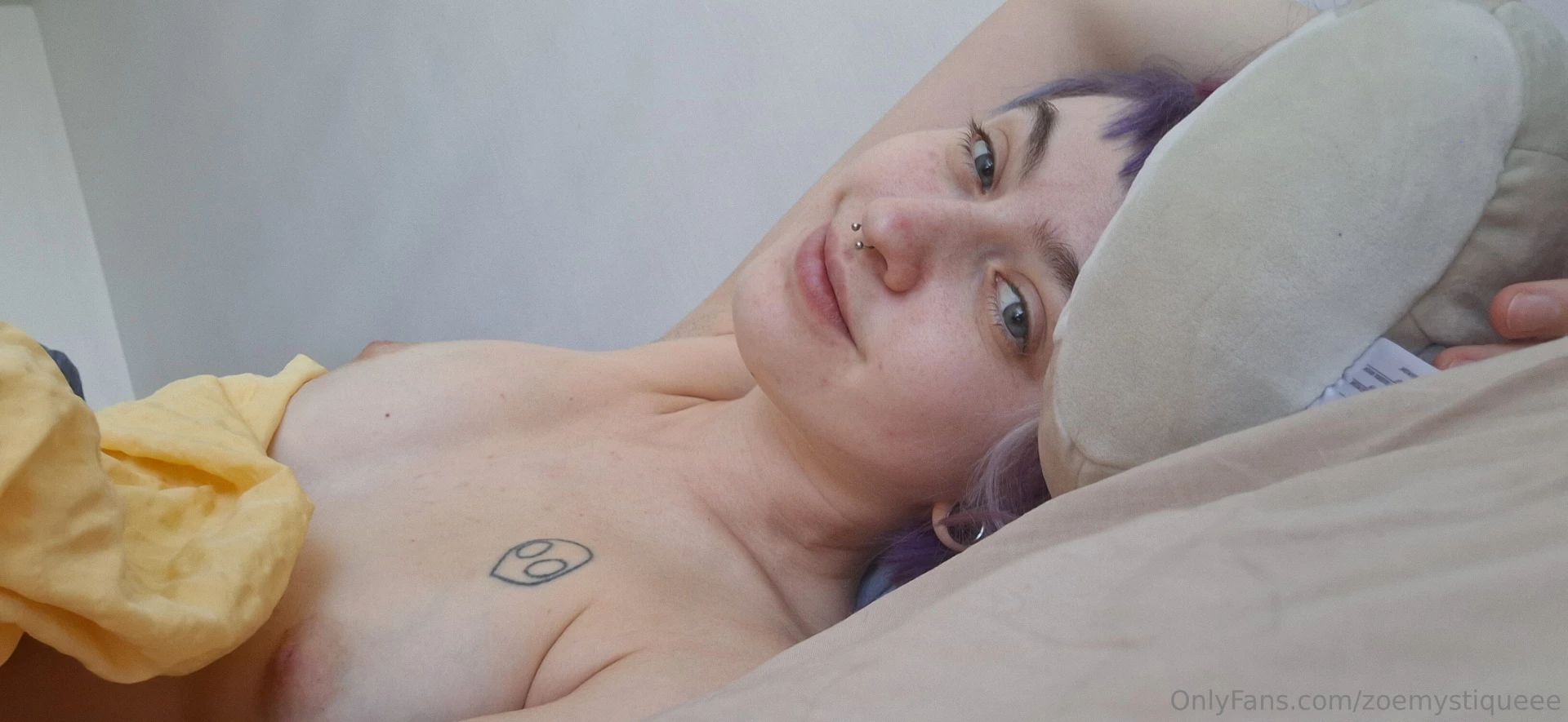 Give me your throbbing cock and i ll show you something wet 