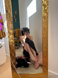 Indovina dove ho lasciato i segni delle mie unghie dopo l ultima volta