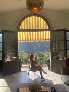 My blonde hair amp the tastee of champagne feel soo far awayy