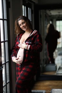 Horny for the holidayss who else