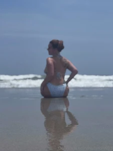 I d like to go back to the beach lol