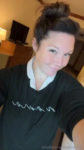 Is this a good look lol i call it mommy morning chic leave a gif of