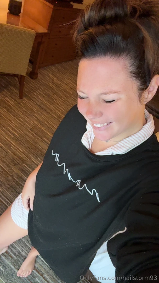 Is this a good look lol i call it mommy morning chic leave a gif of part 3 