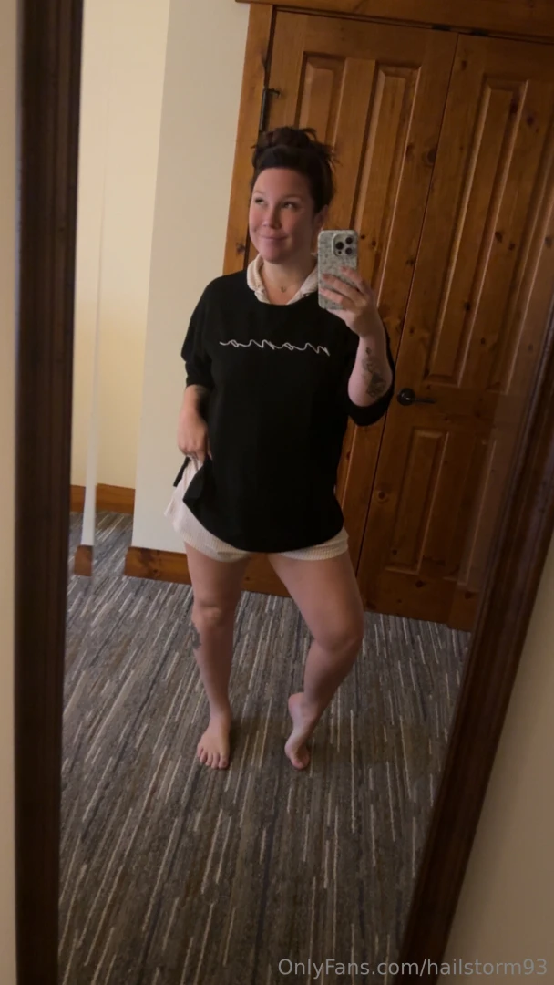 Is this a good look lol i call it mommy morning chic leave a gif of part 1 