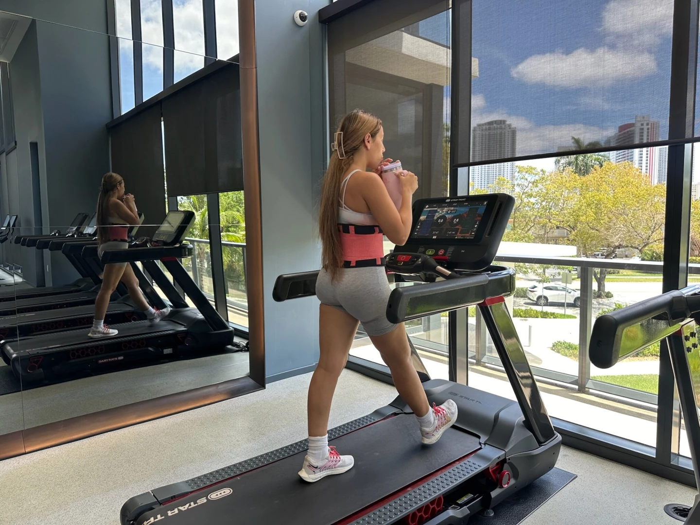 How long cud u stare at my ass while im on here shud i post a vid 