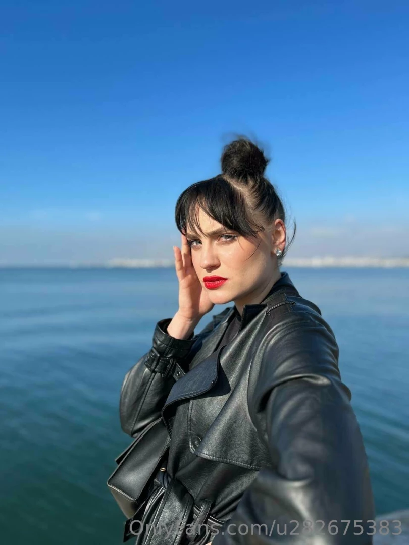 Can you help me to find a good mood 