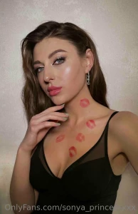 Chilling in bed and waitin for u do you wanna join