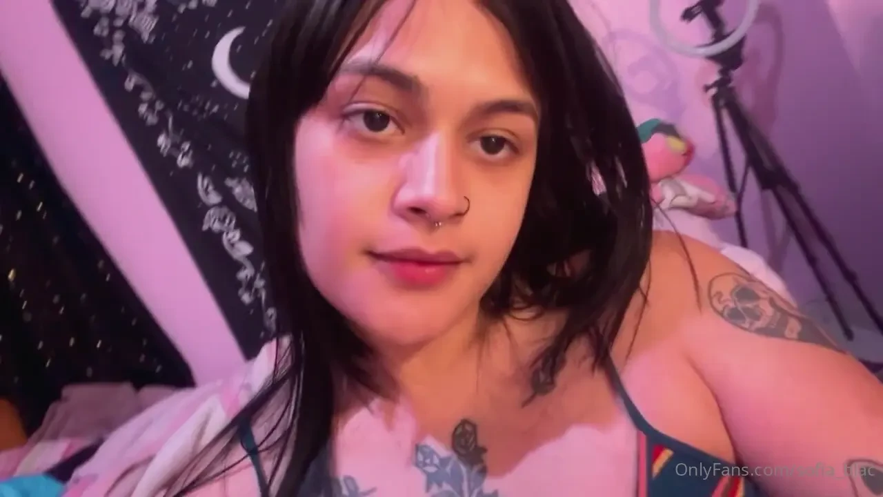 Baby hit the subscribe button if you want to see me topless 