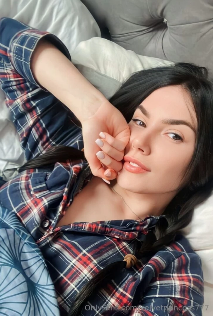 Hot brunette goldenna loves videocall custom photos and videos hot part 258 