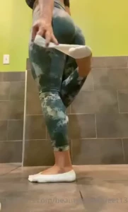 Gym sock removal featuring my leg pump